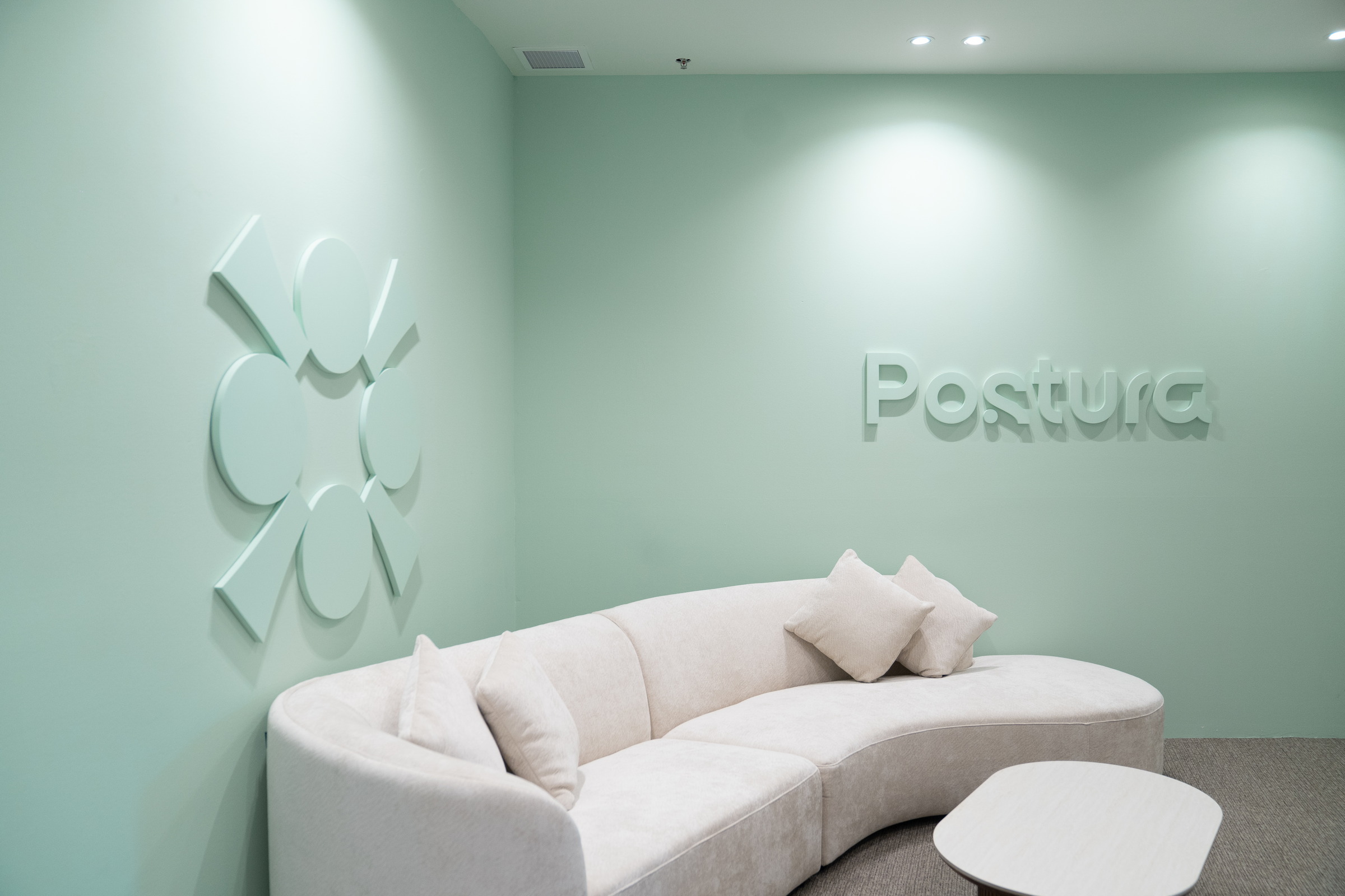 The lounge at the Postura Wellness clinic